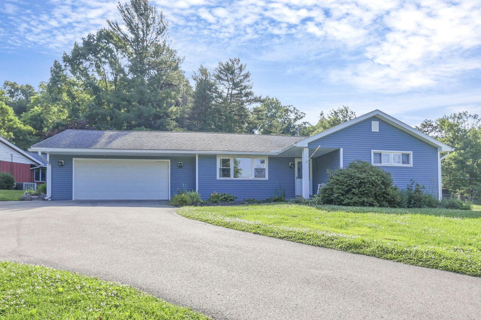 Property Photo:  3140 Nob Hill Road  OH 43701 