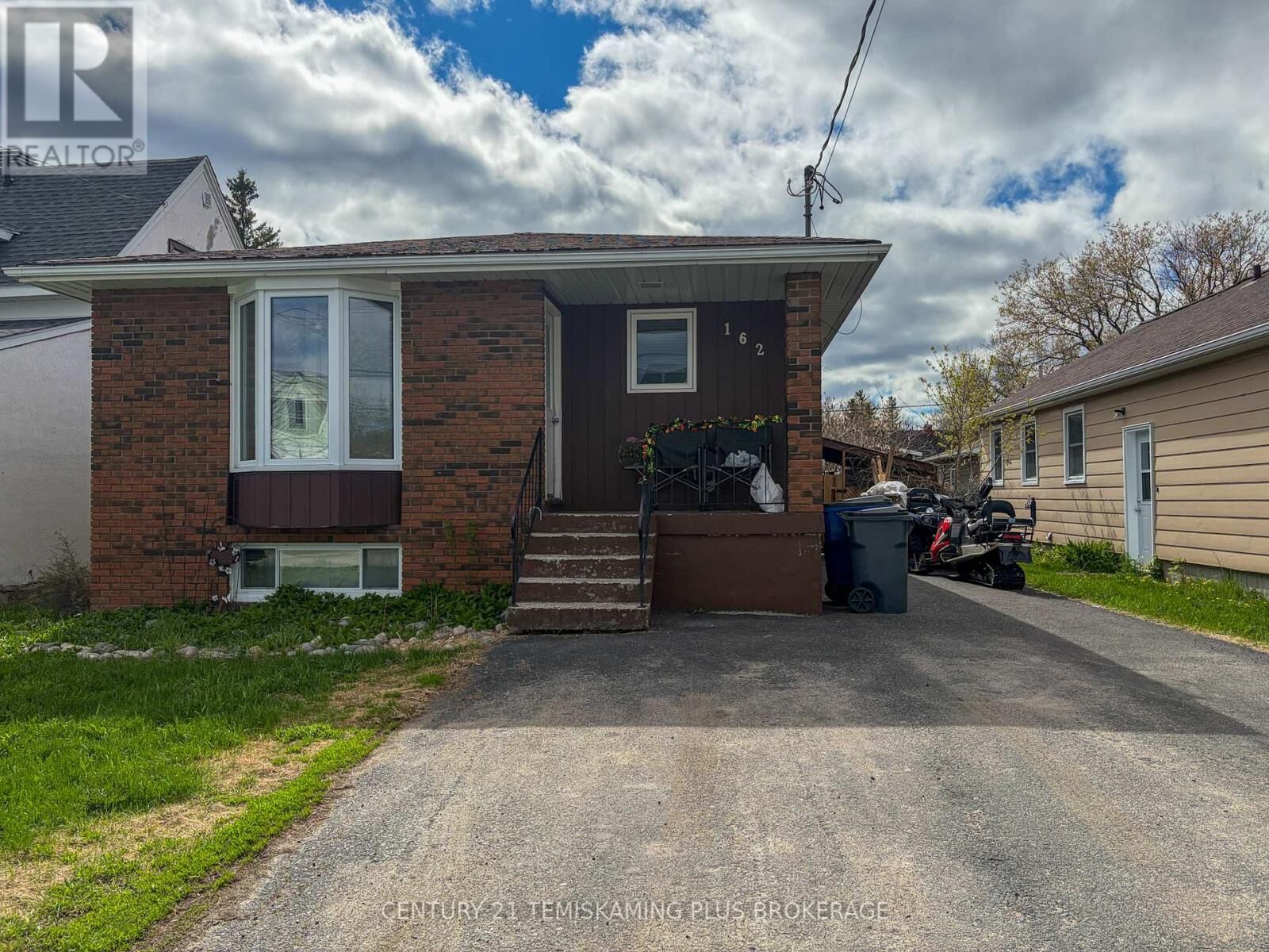 Property Photo:  162 Rebecca Street  ON P0J 1P0 