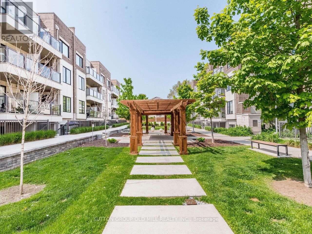 Property Photo: 6 Drummond Street 301 ON M8V 1Y8