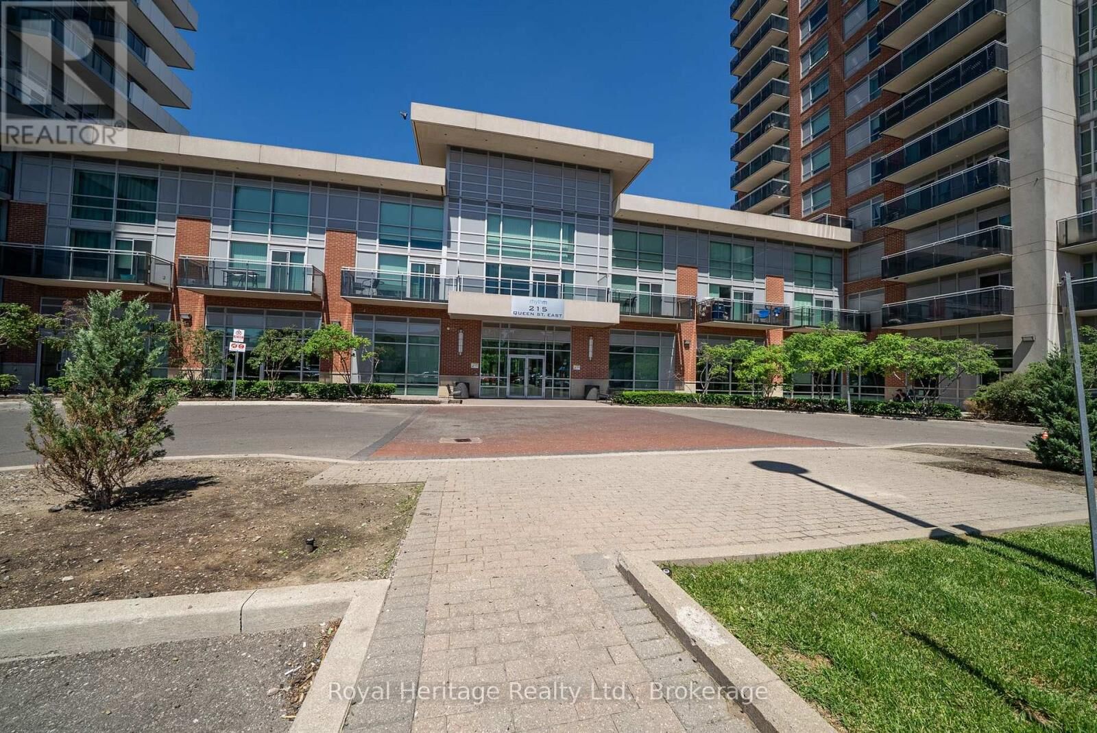 Property Photo: 215 Queen Street East 1602 ON L6W 0A9