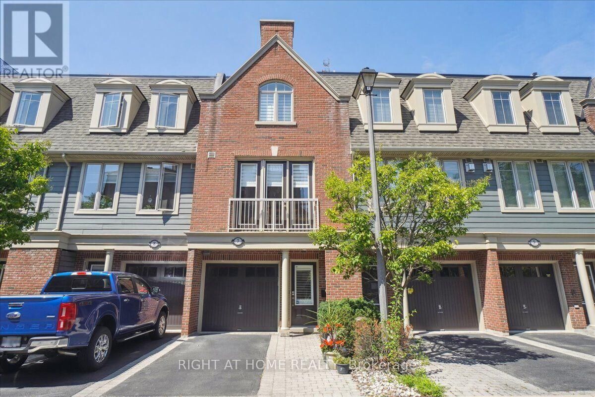 Property Photo:  99 Brant Street 7  ON L6K 2Z5 