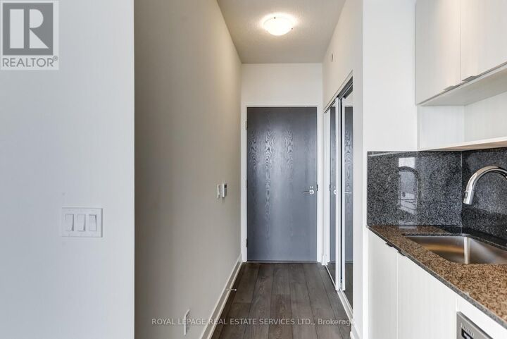 Property Photo:  9 Mabelle Avenue 3415  ON M9A 0E1 
