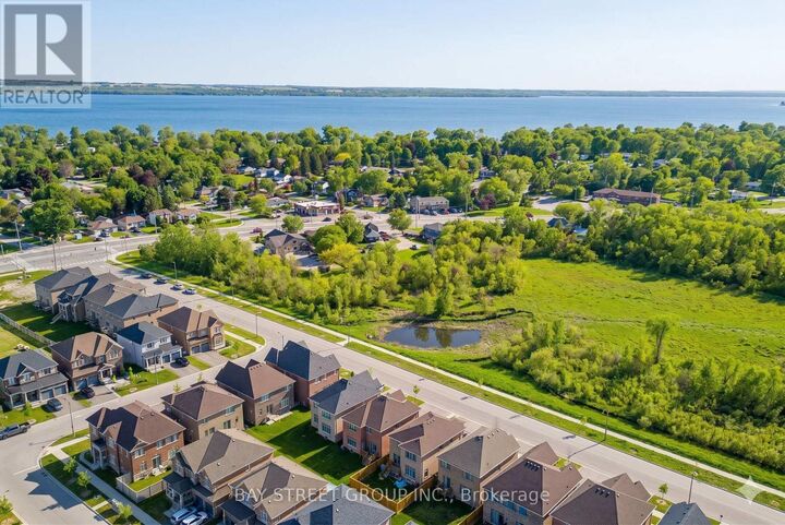 Property Photo: 25 Garrett Styles Drive ON L4P 0J1