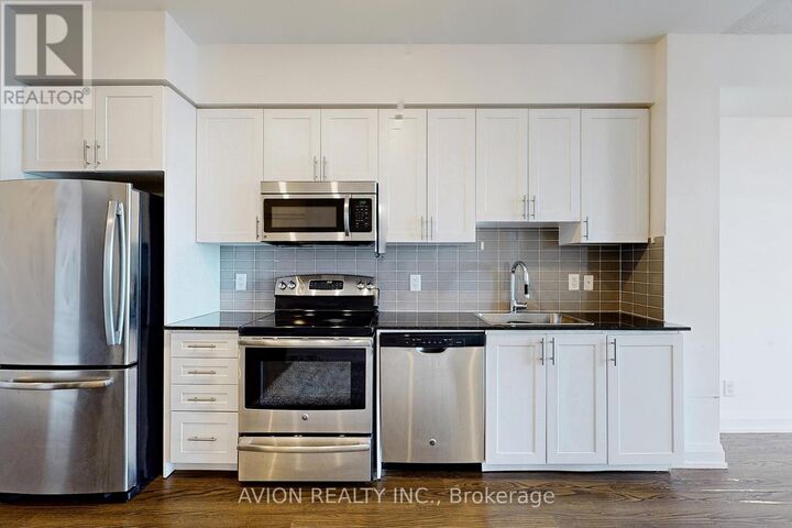 Property Photo:  7171 Yonge Street 2409  ON L3T 0C8 