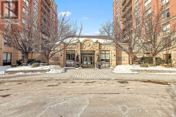 Property Photo:  55 Harrison Garden Boulevard 204  ON M2N 7G3 