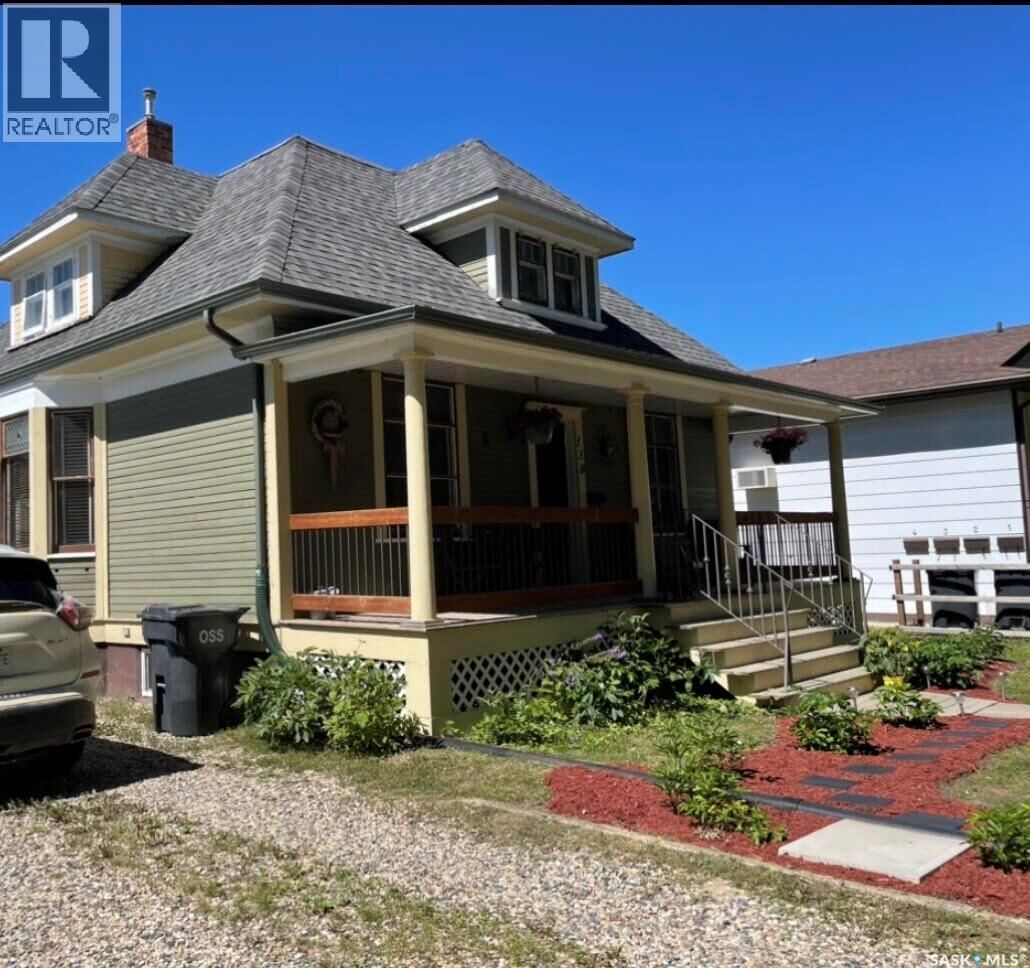 Property Photo:  138 First Avenue N  SK S3N 1J8 