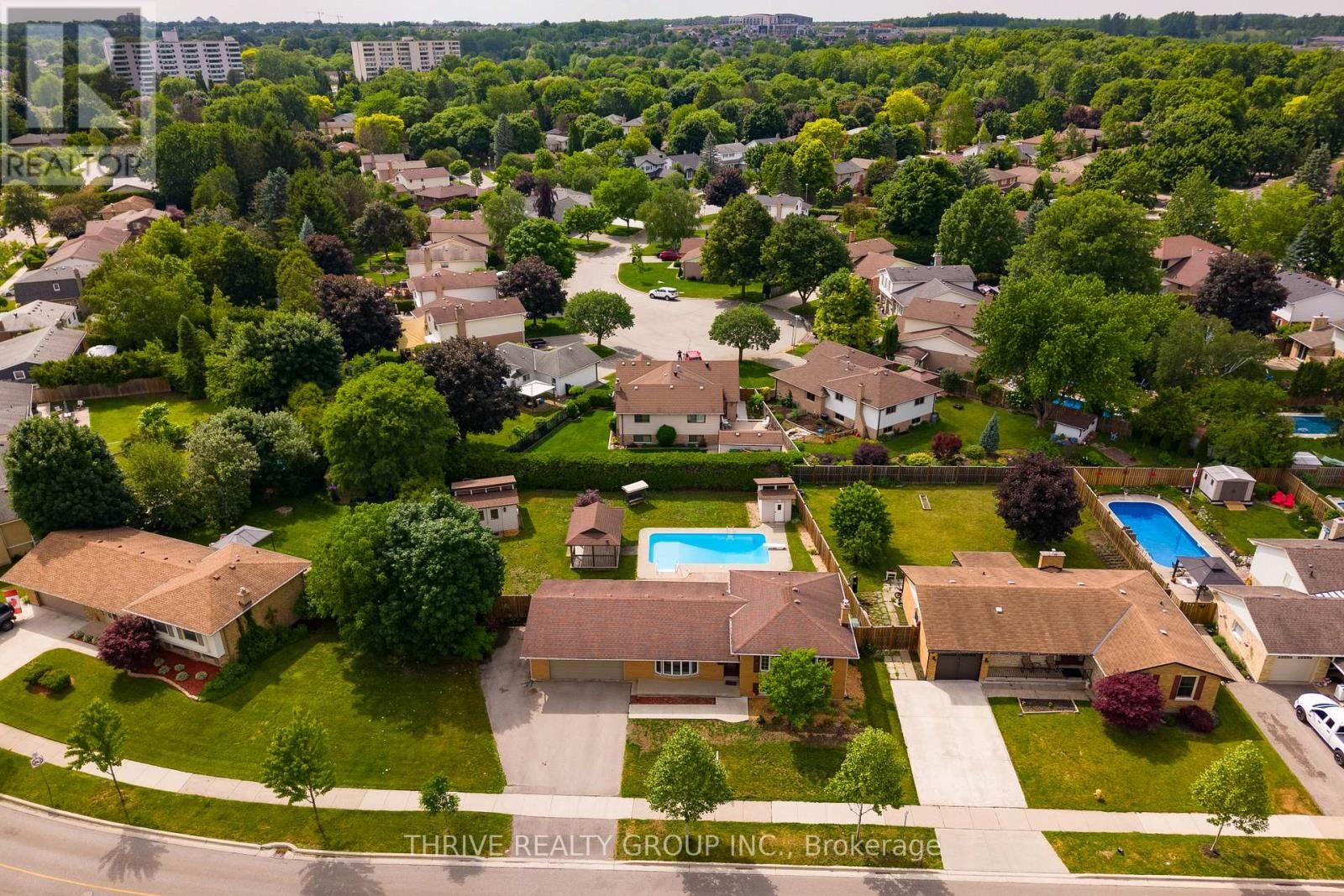 Property Photo:  720 Grenfell Drive  ON N5X 2C5 
