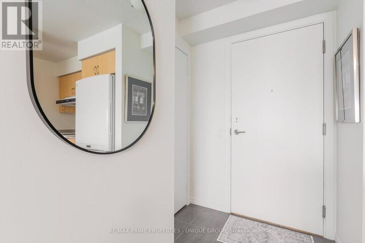 Property Photo:  61 Heintzman Street 908  ON M6P 5A2 