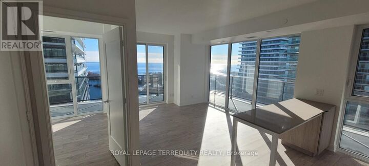 Property Photo:  70 Annie Craig Drive 1407  ON M8V 0G2 