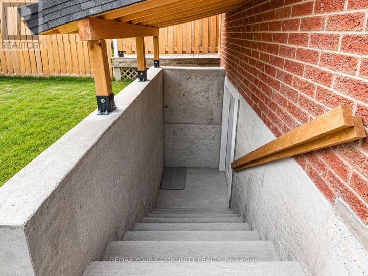 Property Photo:  47 McVeigh Drive Lower Unit  ON L4N 7E4 