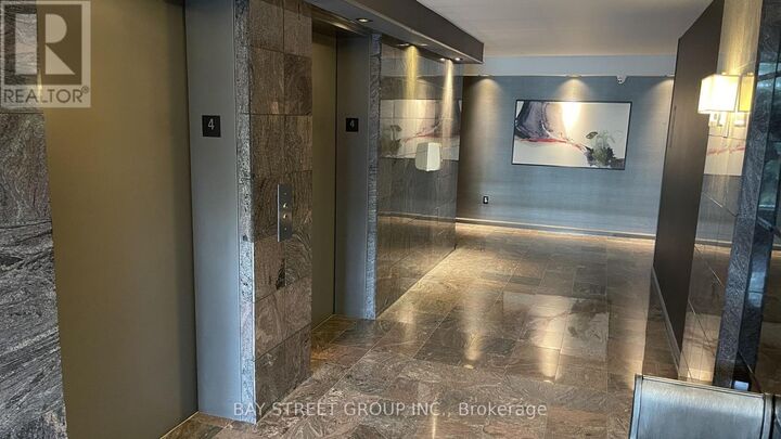 Property Photo:  7905 Bayview Avenue 423  ON L3T 7N3 