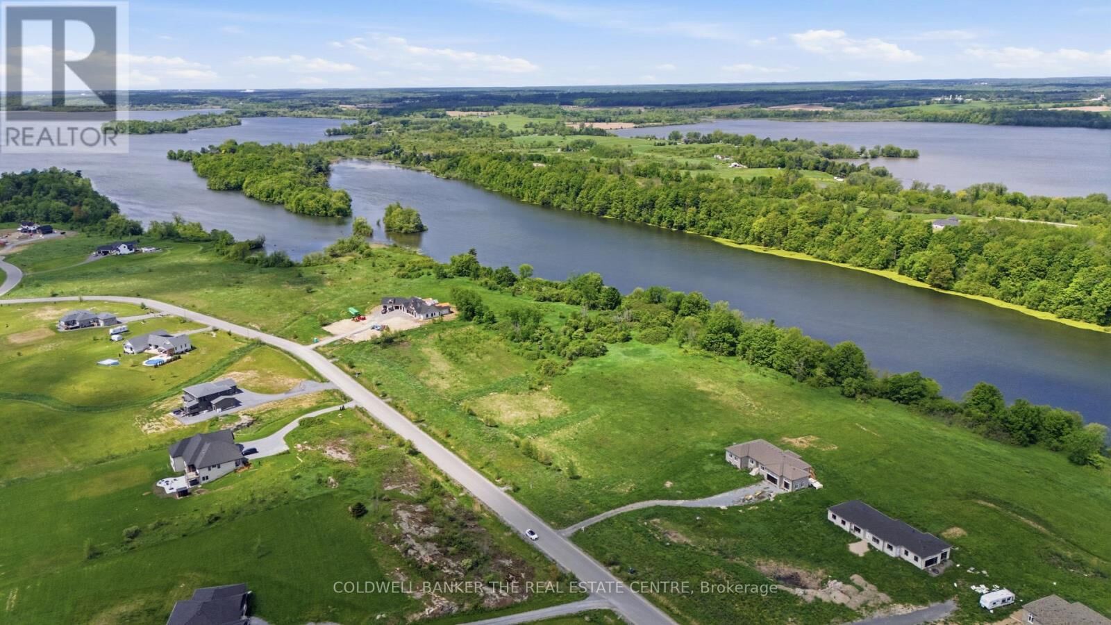 Property Photo: 122 Hineman Street ON K7L 0G2