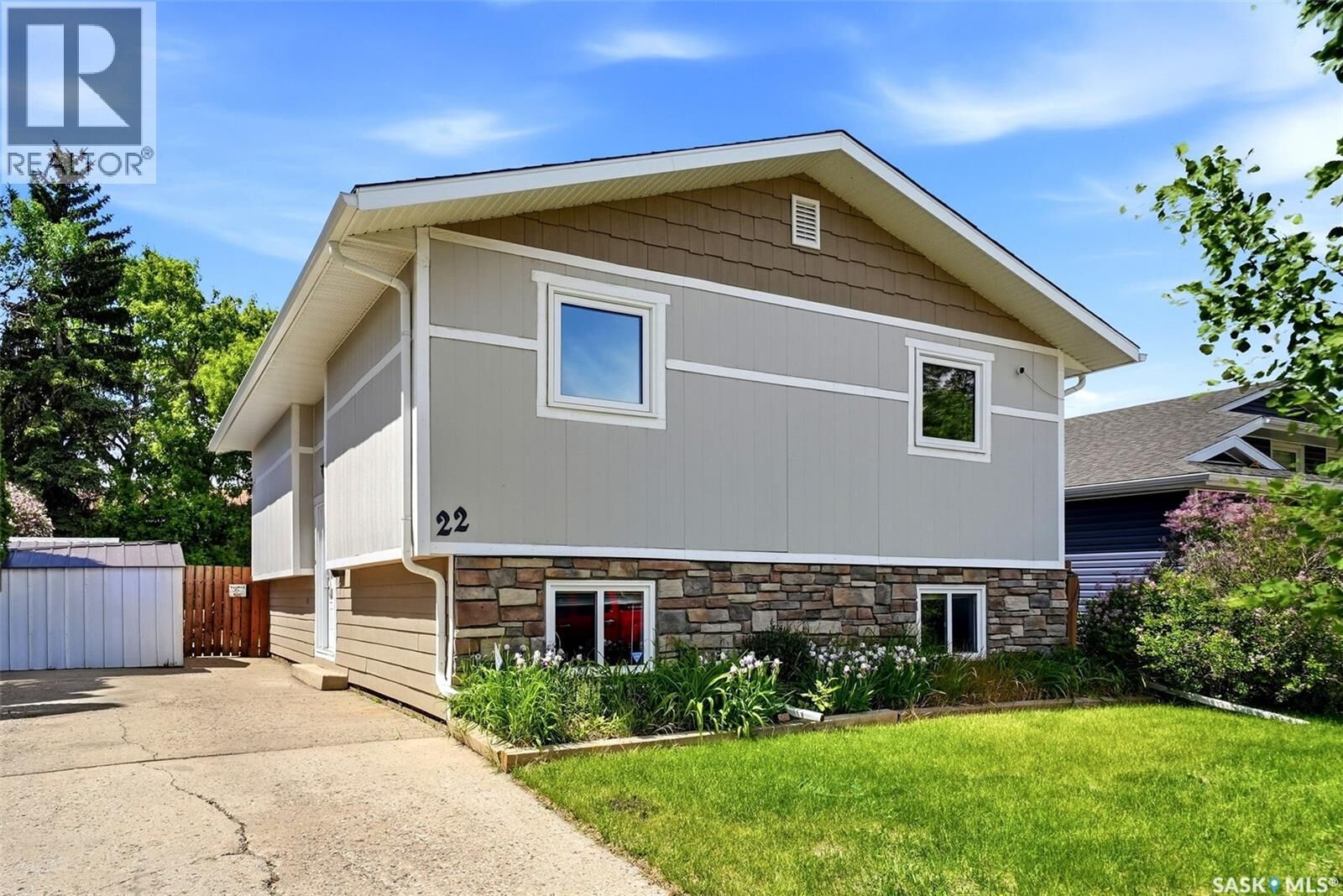 Property Photo:  22 Salemka Crescent  SK S4R 7S1 
