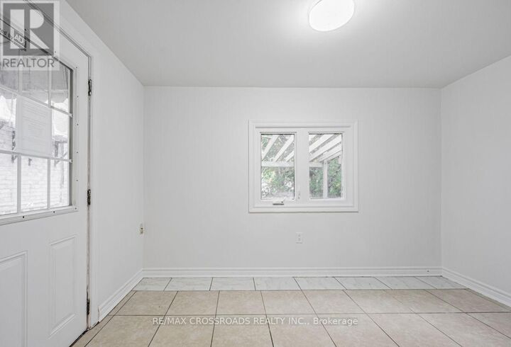 Property Photo:  111 Elgin Street West  ON L1G 1S5 