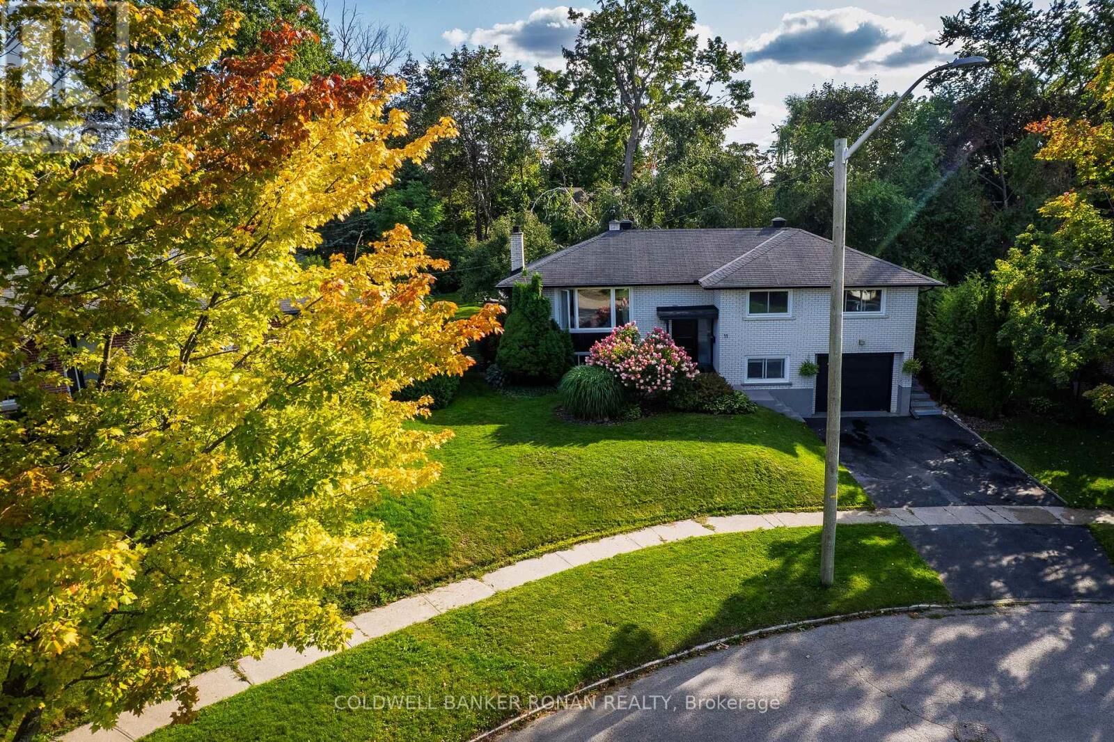 Property Photo: 11 Pratt Road ON L4M 2K9