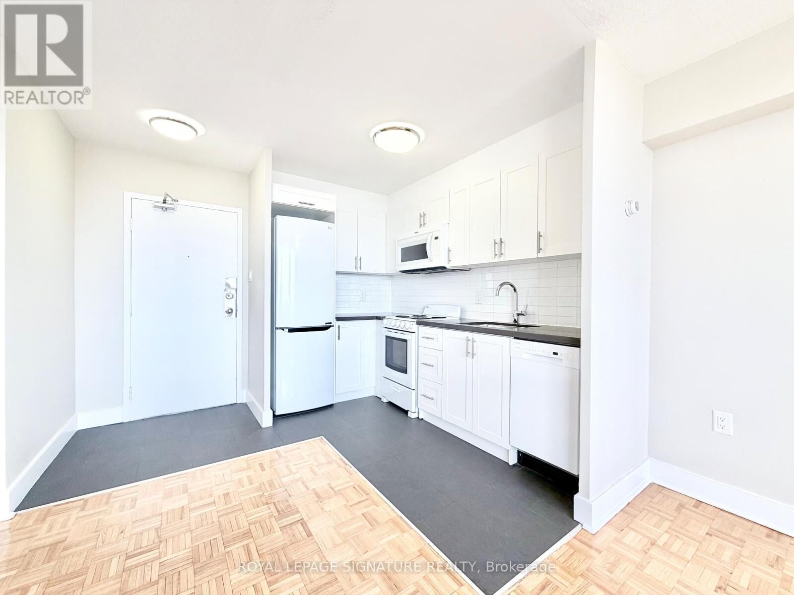 Property Photo: 1500 Bathurst Street 1103 ON M5P 3L3
