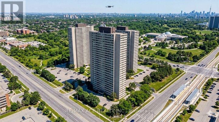 Property Photo:  715 Don Mills Road 2504  ON M3C 1S5 