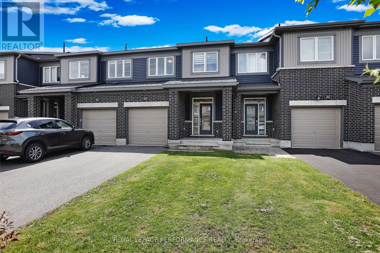 Property Photo:  44 Gardenpost Terrace  ON K4A 1G8 