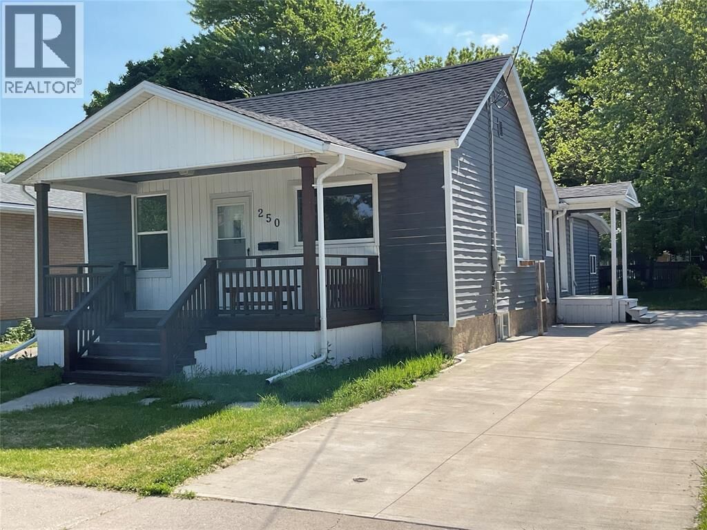 Property Photo:  250 Russell Street South  ON N7T 3L8 