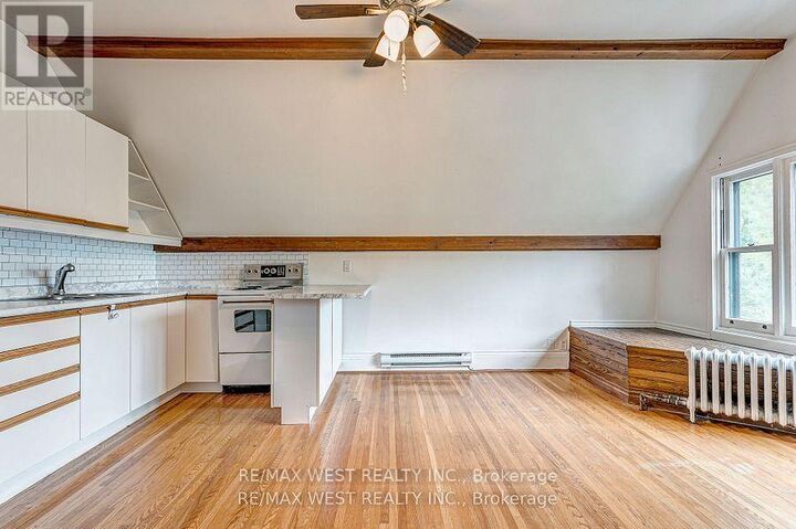 Property Photo:  125 Madison Avenue 301  ON M5R 2S3 