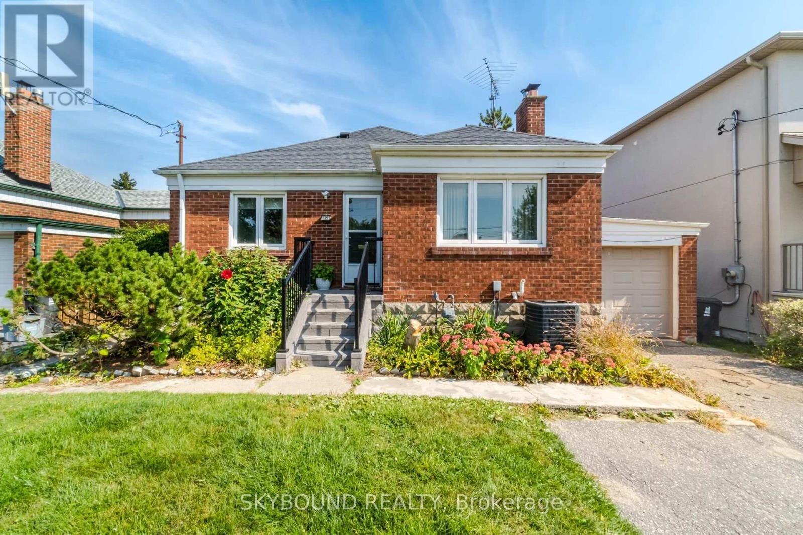 Property Photo: 129 Milton Street ON M8Y 2Y4