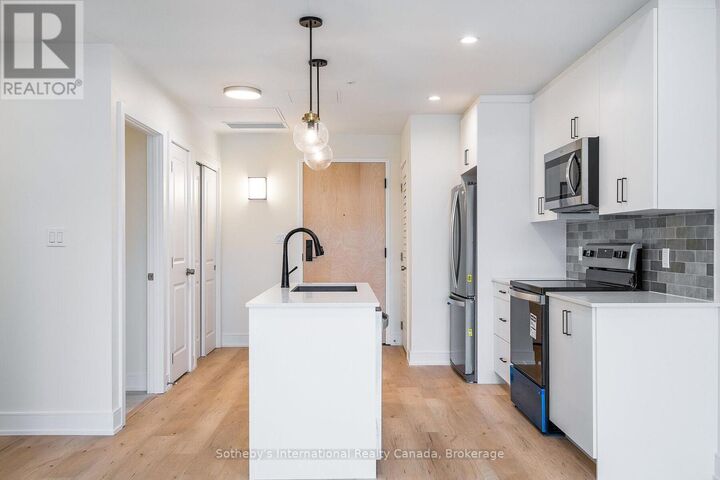 Property Photo: 121 Mary Street 221 ON L0M 1G0
