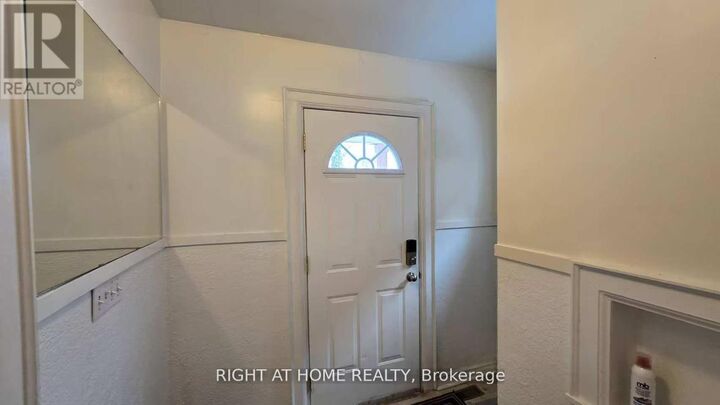 Property Photo:  148 Haddon Avenue South  ON L8S 1X8 