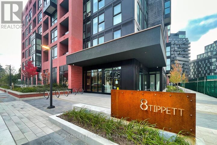Property Photo: 8 Tippett Road 1406 ON M3H 0E7
