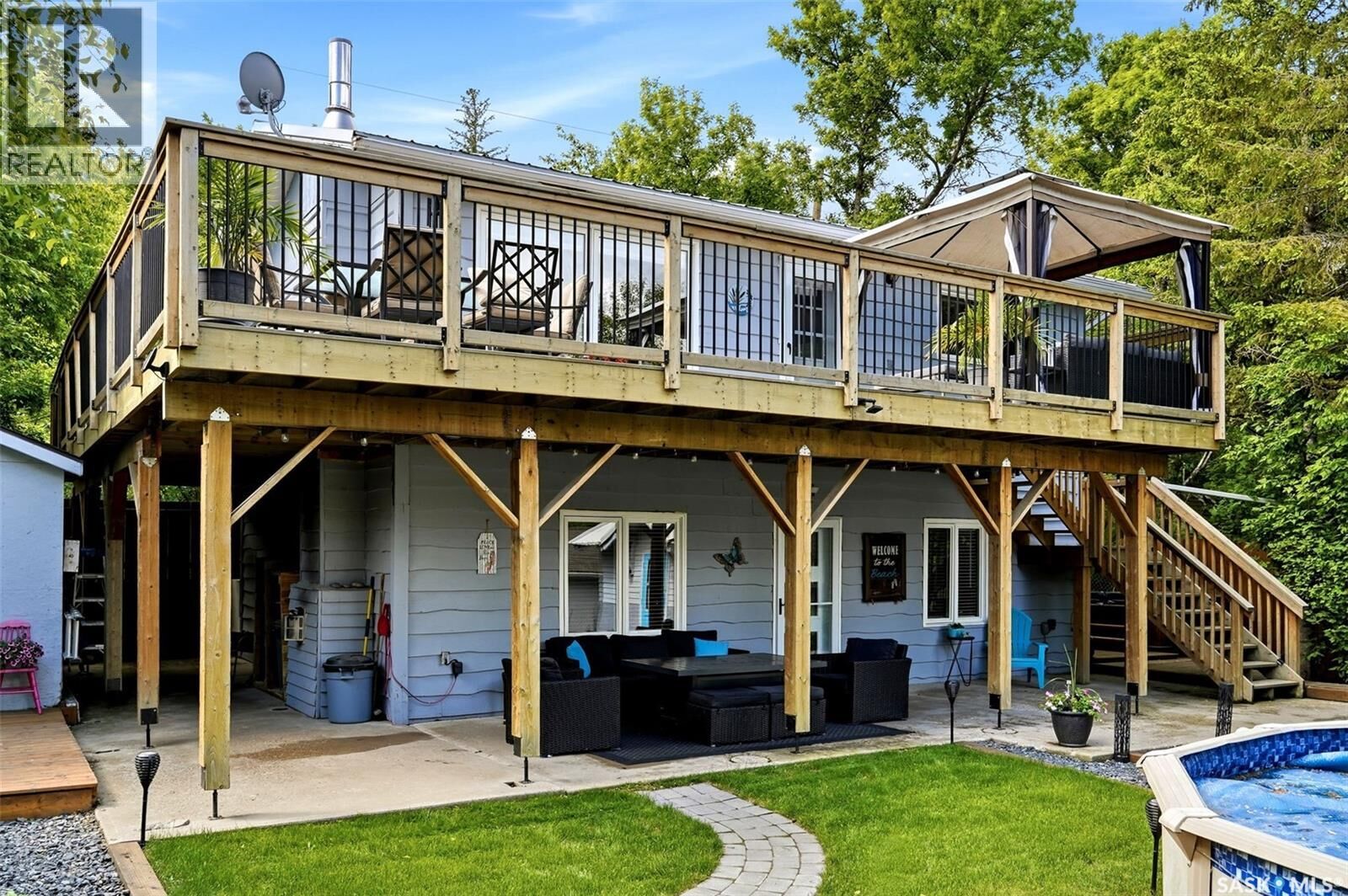 Property Photo:  1207 5th Avenue  SK S0G 4C0 