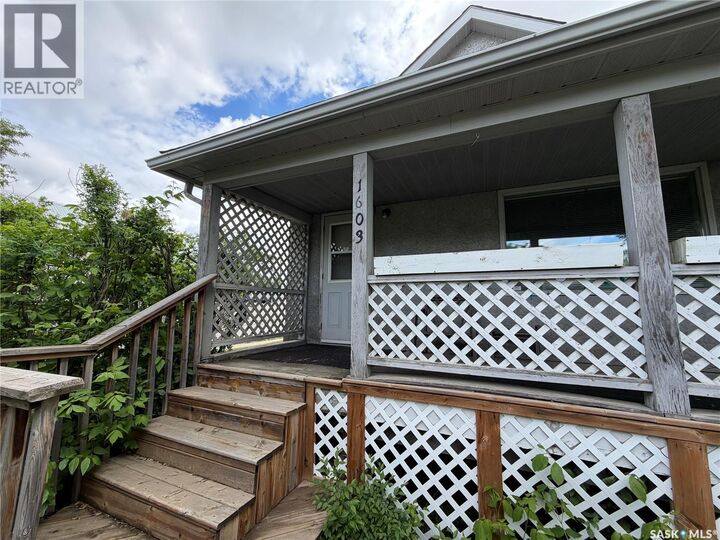 Property Photo:  1603 Garnet Street  SK S4T 2Z1 