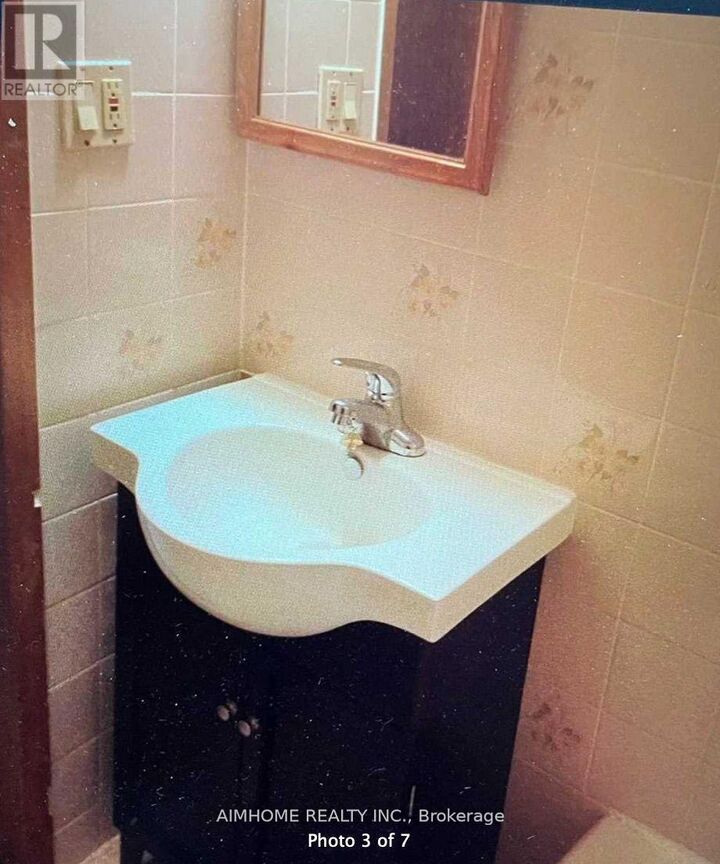 Property Photo:  67 Chipwood Crescent Lower  ON M2J 3X6 