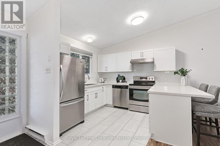 Property Photo: 5 Dawson Drive # 338 ON L9Y 5T9