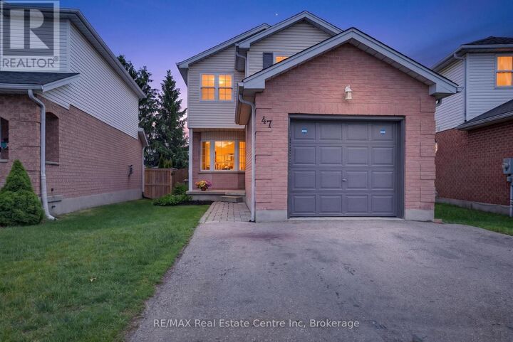 Property Photo: 47 Marisa Street ON N2K 3V8