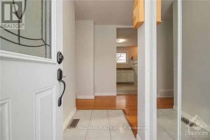 Property Photo:  45 Hilliard Avenue  ON K2E 6B9 