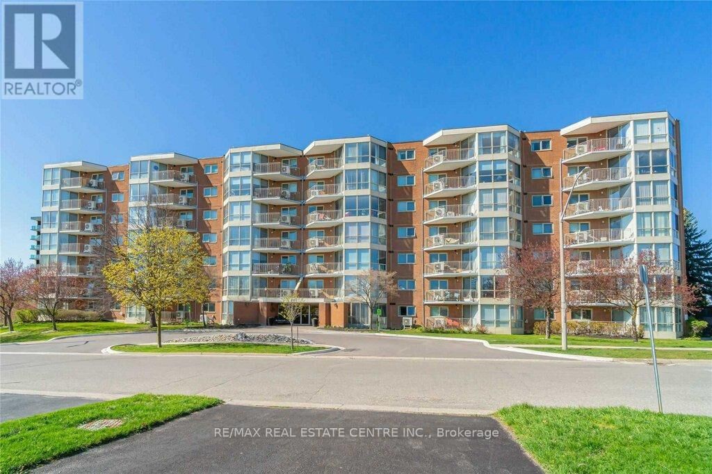 Property Photo:  26 Hall Road 604  ON L7G 5G5 