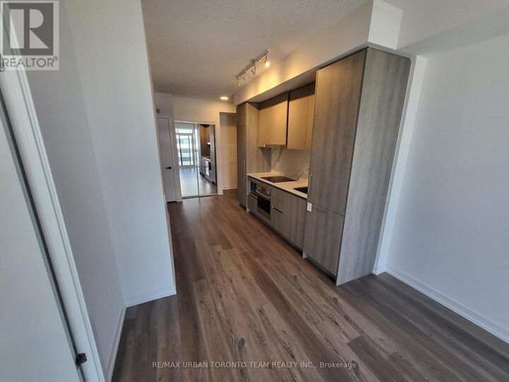 Property Photo:  225 Commerce Street West 6015  ON L4K 5Z7 