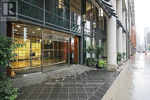 Property Photo:  1121 Bay Street 1604  ON M5S 3L9 