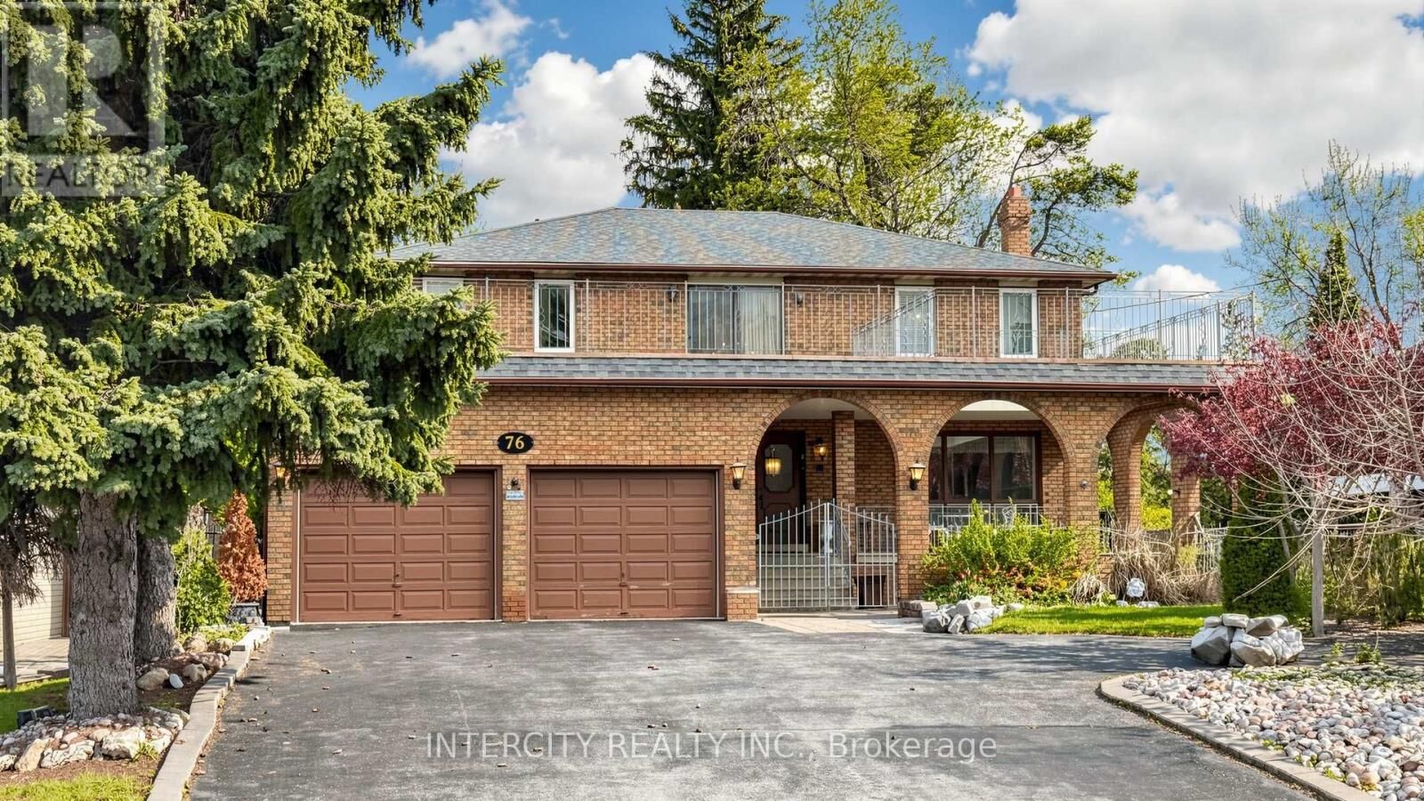 Property Photo: 76 Spruce Avenue ON L4C 6W1