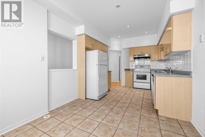 Property Photo:  29 Coburg Crescent  ON L4B 4E1 