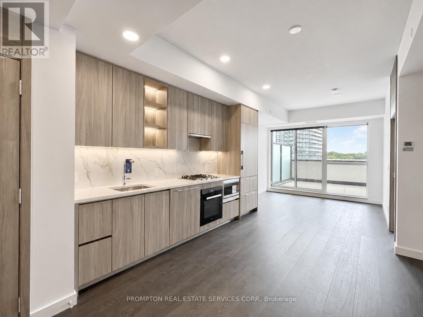 Property Photo: 68 Esther Shiner Boulevard 569 ON M2K 0J6