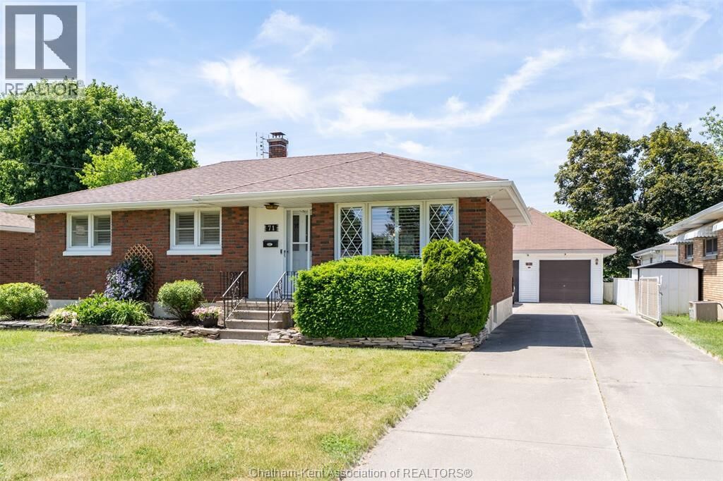Property Photo:  71 Coatsworth Avenue  ON N7L 1P7 