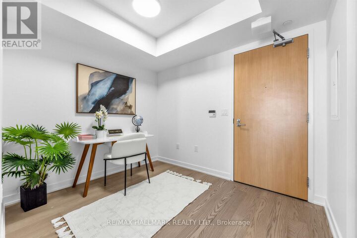 Property Photo:  11 Wellesley Street West 3909  ON M4Y 0G4 