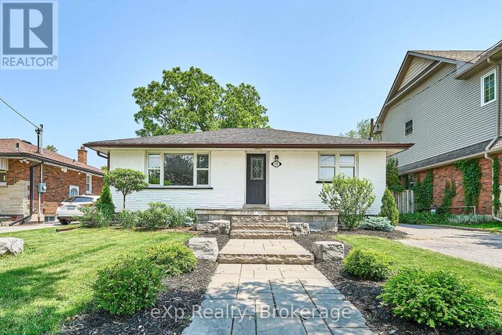 Property Photo:  111 Riverside Drive North  ON L1G 6J6 