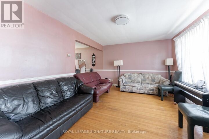 Property Photo: 14 Lawndale Road Main ON M1M 3R6