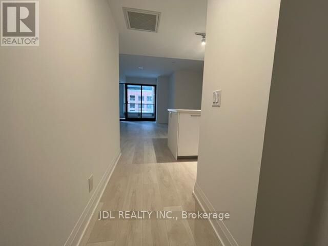 Property Photo:  33 Frederick Todd Way 534  ON M4G 0C9 