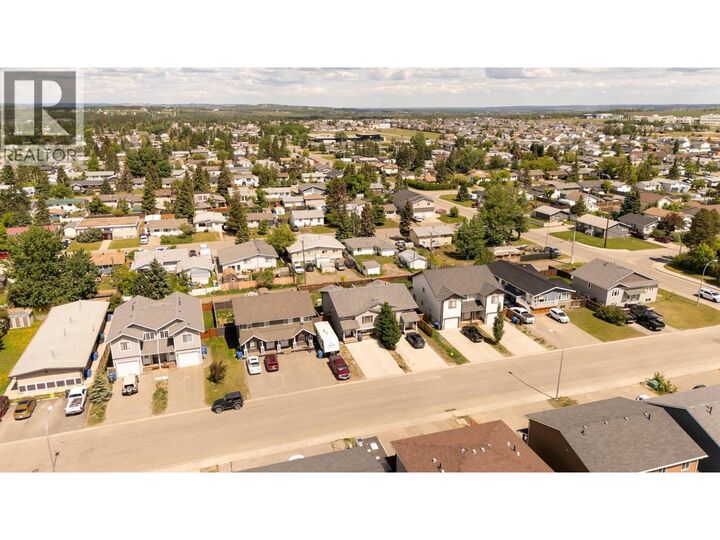 Photo de la propriété:  9218 102 Avenue  BC V1J 0J9 