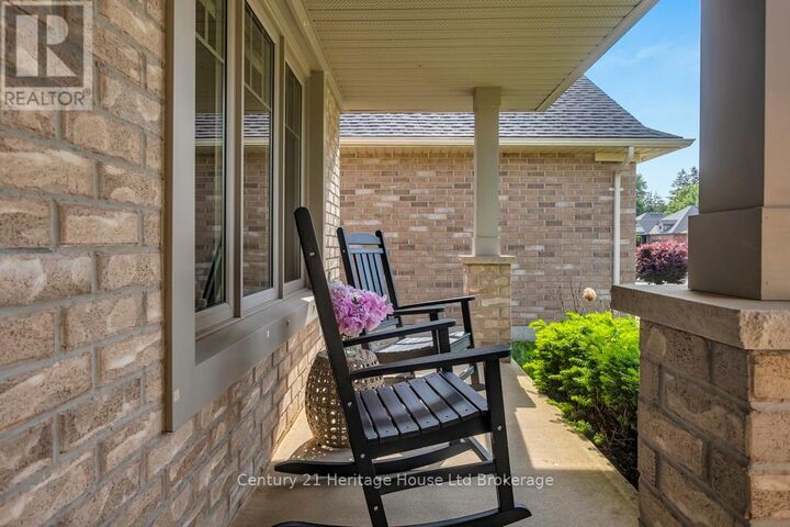 Property Photo: 33 Park Place ON N4G 0B8