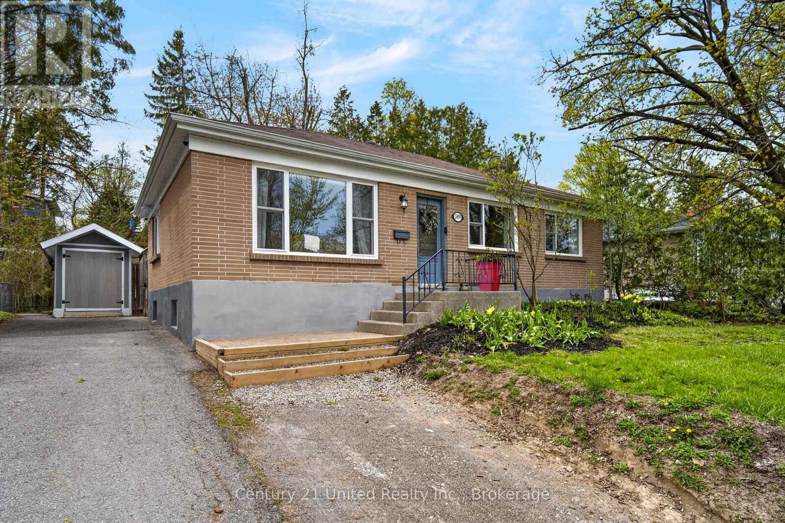 Property Photo: 1459 Westbrook Drive ON K9J 6R5