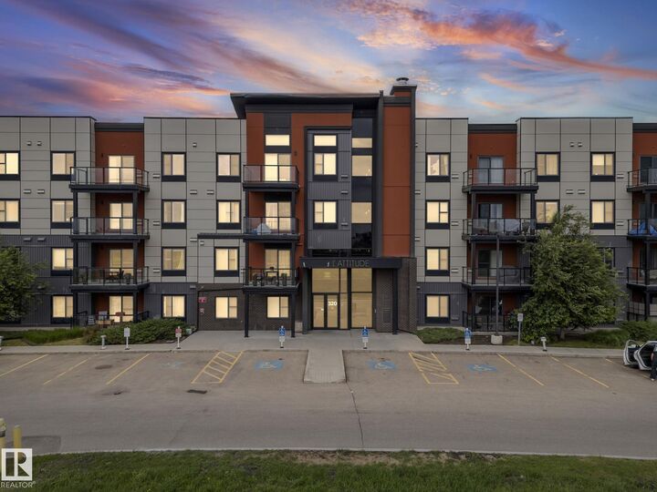 320 Ambleside Link SW 207 — photo 1
