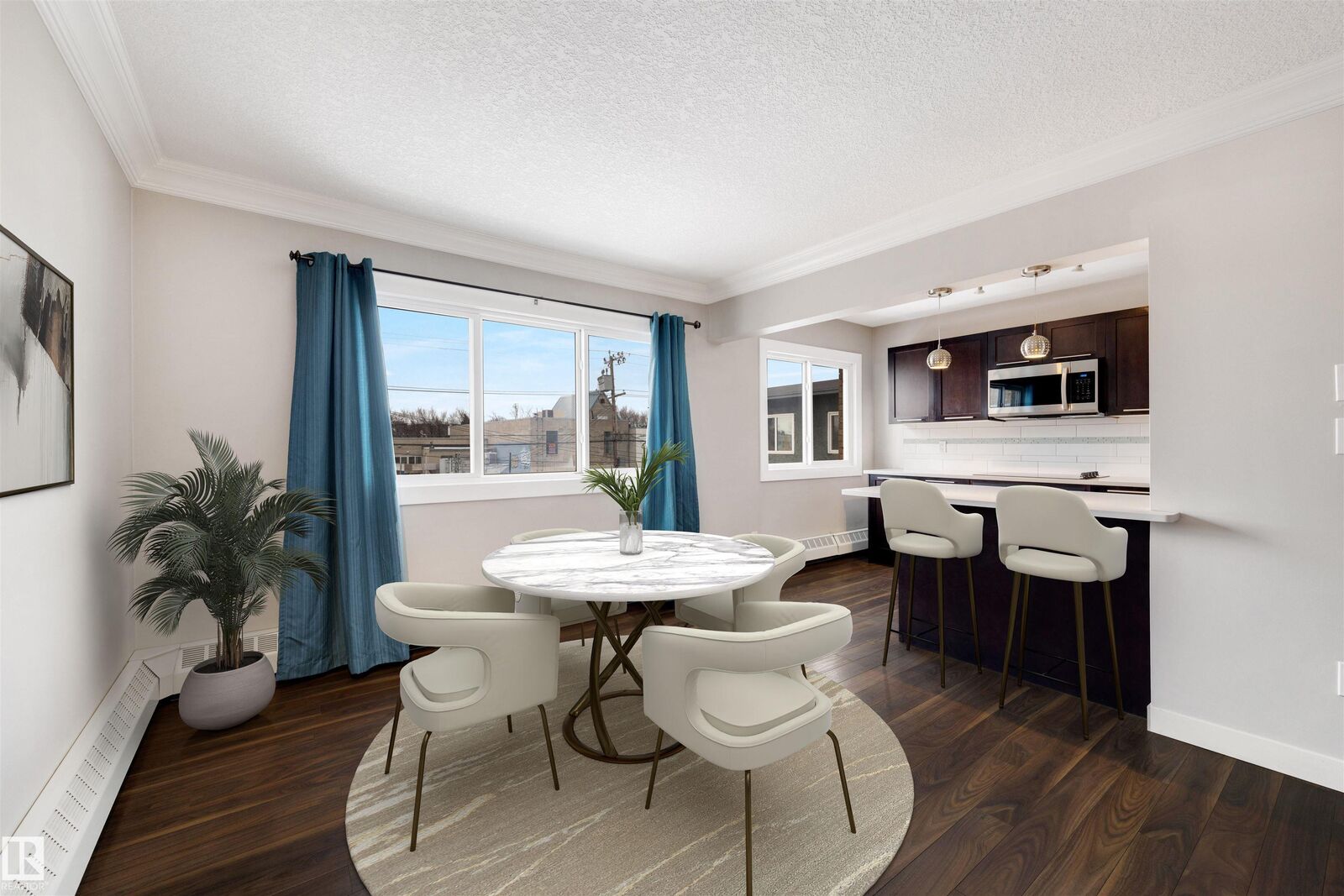 Property Photo: 10015 83 Avenue NW 32 AB T6E 2C3